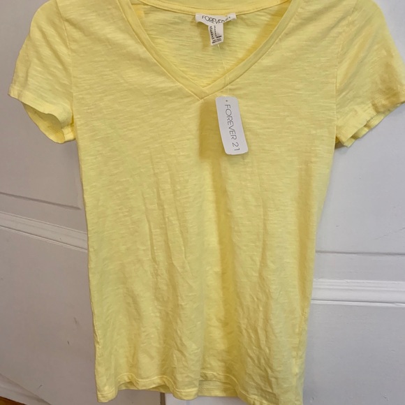 Forever 21 v-neck t-shirt S NWT - Picture 3 of 3